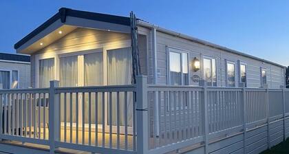 Beutiful Park home .
in quiet location on holiday park packed with amenaties