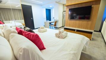 Presidential Studio, City View | Soundproofing, free WiFi