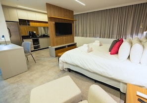 Senior Studio, City View | Soundproofing, free WiFi - STAY Urbà Home (Goiania)