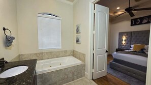 3 bedrooms, iron/ironing board, travel crib, free WiFi