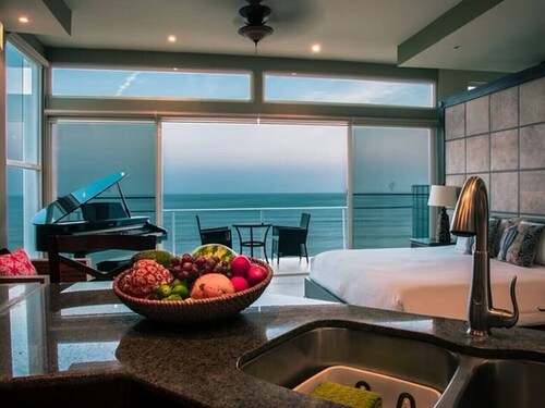 El Golden Cowry – Romantic Escape with Ocean Views