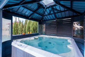 Bain à remous intérieur