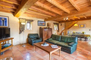 DVD player, ping pong