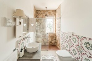 Hair dryer, towels