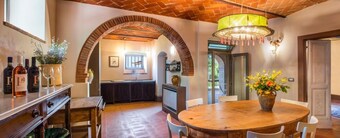 Villa I Gigli - Six Bedroom Villa, Sleeps 12