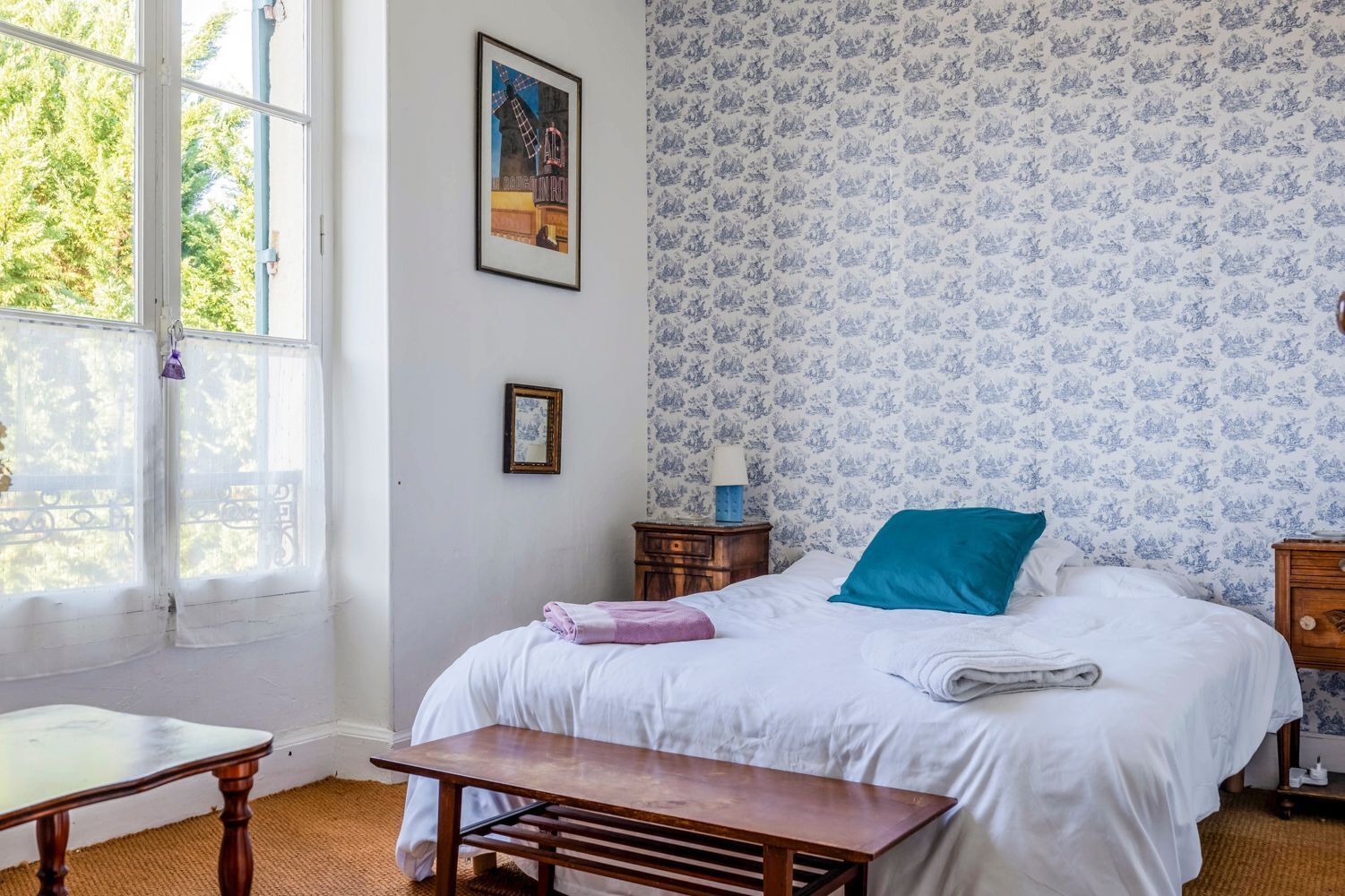 11 habitaciones, tabla de planchar con plancha, wifi y ropa de cama 