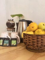 1 dormitorio y minibar (con algunos artículos gratuitos)