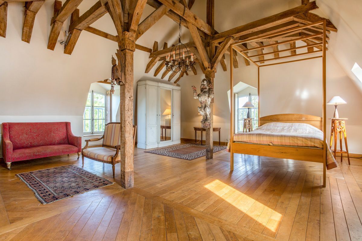 6 slaapkamers, een strijkplank/strijkijzer, internet, beddengoed