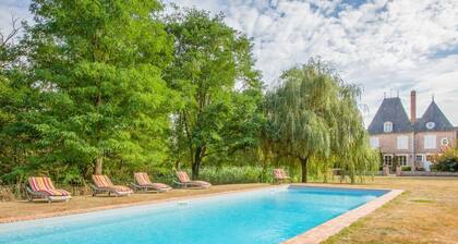 Chateau Seiguier - Six Bedroom Castle, Sleeps 12