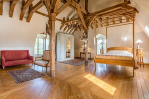 6 Schlafzimmer, Bügeleisen/Bügelbrett, Internetzugang, Bettwäsche