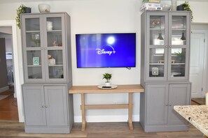 Interior - NEW Charming Walk to beach 2-bedroom Coastal Home (Hull)