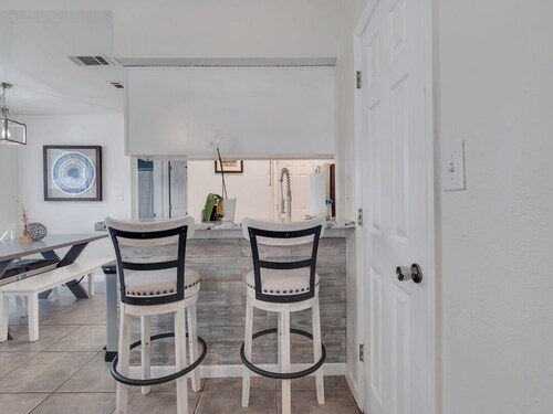 Renovated 3BR Home Close to Campus and Downtown