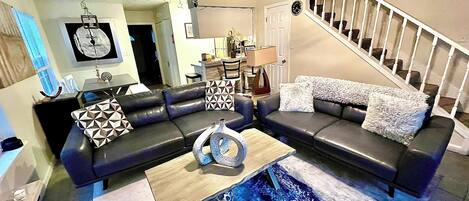 Smart TV, computer monitors