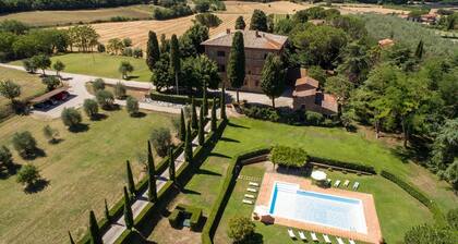 Villa Ristori - Nine Bedroom Villa, Sleeps 18