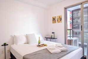 Apartment | 1 bedroom, blackout drapes, iron/ironing board, free WiFi