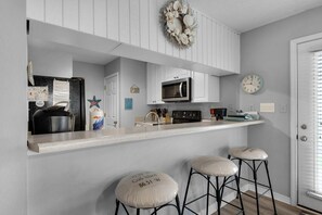 Apartment, Mehrere Betten (Beachview 107) | Eigene Küche | Ofen, Toaster, Küchenrolle
