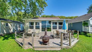 Cayuga Vacation Rental | 2BR | 1BA | 600 Sq Ft | 2 Steps to Enter