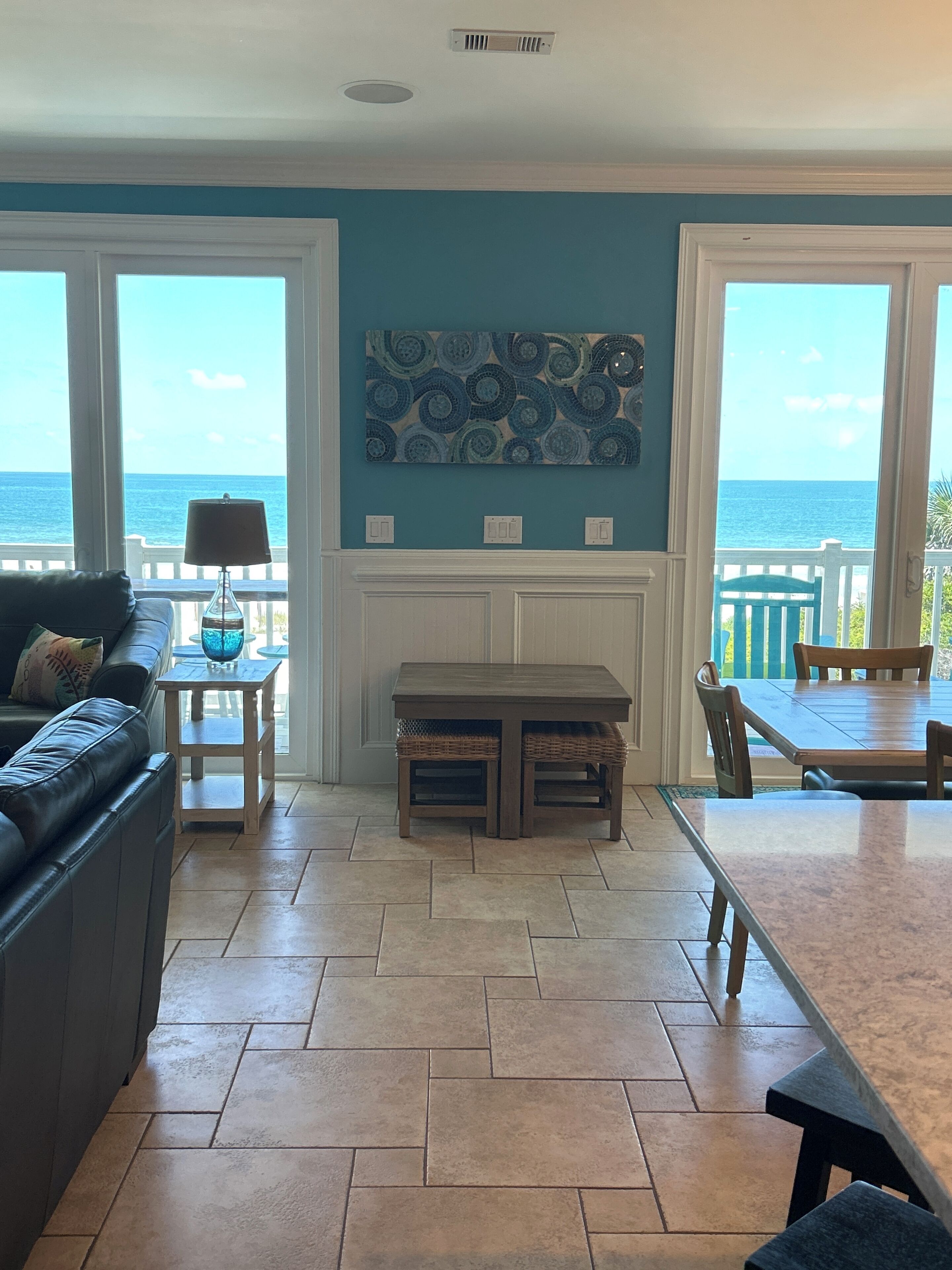 Smart TV, reproductor de DVD, libros y videoteca 