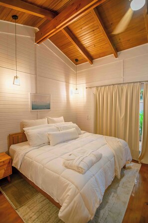 1 غرفة نوم ومكتب ومكواة/لوح كي وسرير سفر