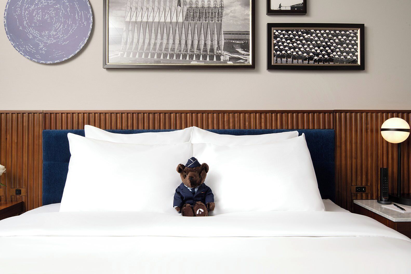 Literie hypoallergénique, minibar, coffres-forts dans les chambres