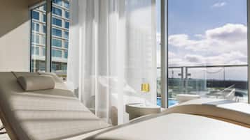 Couples treatment rooms, body treatments, aromatherapy