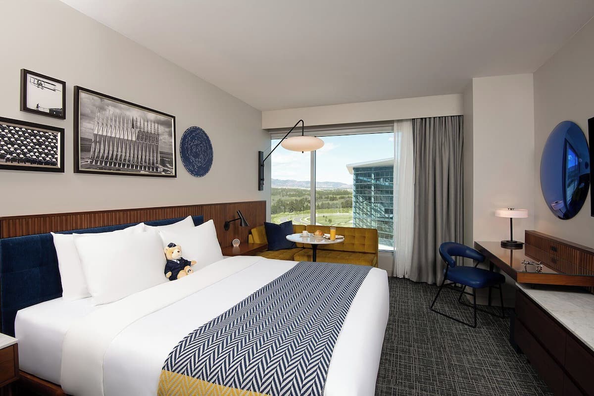 Chambre, 1 très grand lit, vue montagne (Partial View)