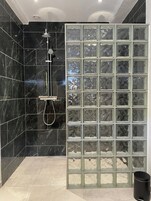 Superior Double Room | Bathroom | Shower, free toiletries, towels, soap
