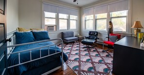 2 bedrooms, desk, iron/ironing board, WiFi