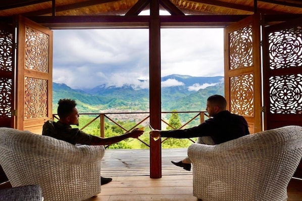 Luxury Cabin, Balcony, Mountain View | Terrace/patio