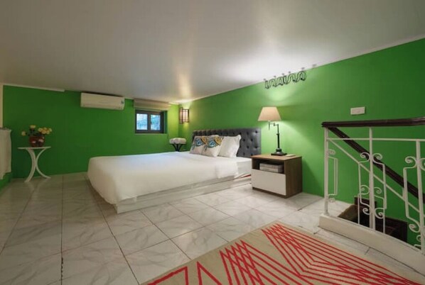 3 bedrooms, WiFi, bed sheets - Tranquil Retreat in Center Old Quarter

 (HaNoi)