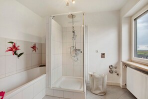 Shower, towels
