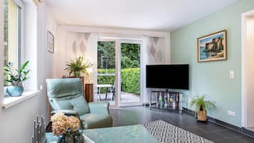 Fernseher, Kamin, Stereoanlage