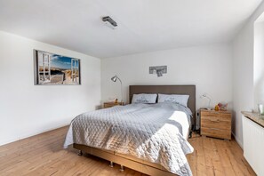1 dormitori, planxa i posts de planxar, wifi gratuïta i roba de llit 