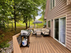 Outdoor dining - Two neighboring homes to accommodate 35+ guests (LaFollette)