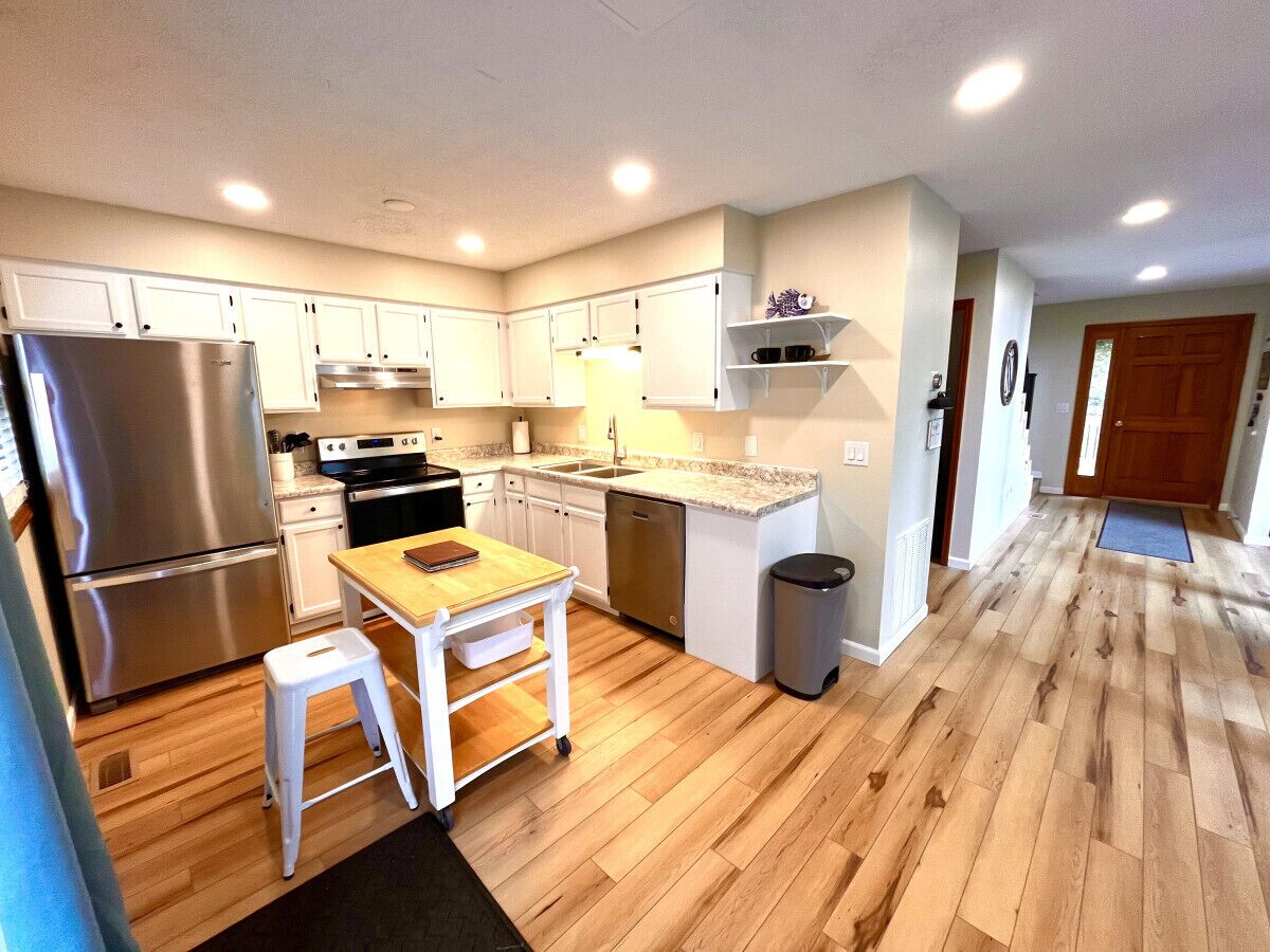 雪櫃、微波爐、焗爐、爐具