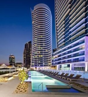 Pool - Hilton Surfers Paradise Hotel & Residences (Gold Coast)