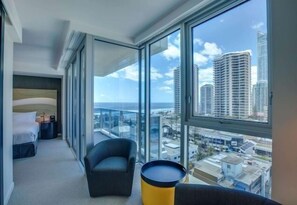 Cribs/infant beds - Hilton Surfers Paradise Residences (Surfers Paradise)
