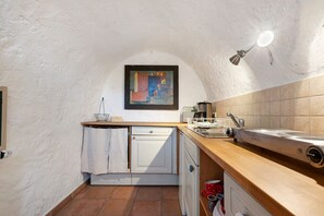 Fridge, coffee/tea maker, electric kettle, toaster