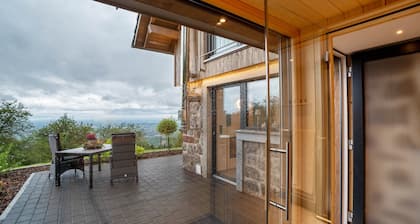 Chalet 'Waldlux Luxus- Brennhus' with Mountain View, Private Terrace and Wi-Fi