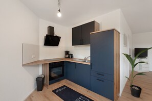 Geladeira, fogão, cooktop, lava-louças