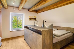 2 bedrooms, free WiFi, bed sheets