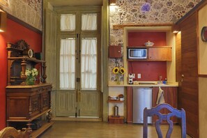Fridge, microwave, coffee/tea maker, electric kettle