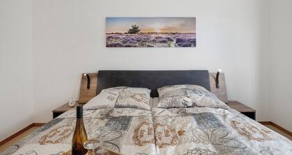 Ferienwohnung Klosterberg mit privater Terrasse, privatem Garten und Wi-Fi