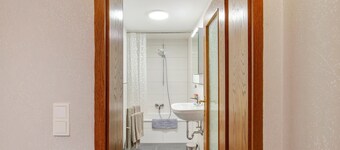 Ferienwohnung Klosterberg mit privater Terrasse, privatem Garten und Wi-Fi