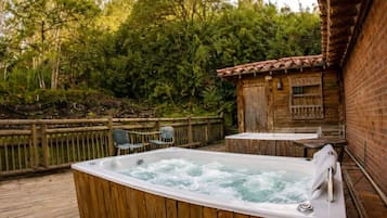 Standard Cabin, Garden View | Private spa tub