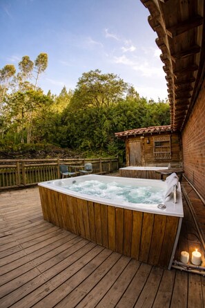 Standard Cabin, Garden View | Private spa tub