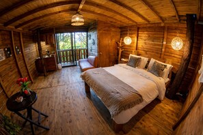 Casa de árbol de luna de miel | Camas con pillow-top y wifi gratis 