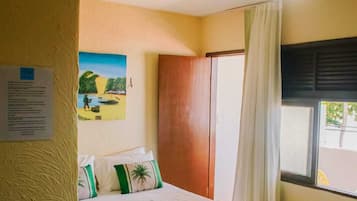 Quarto casal | Wi-Fi de cortesia, roupa de cama