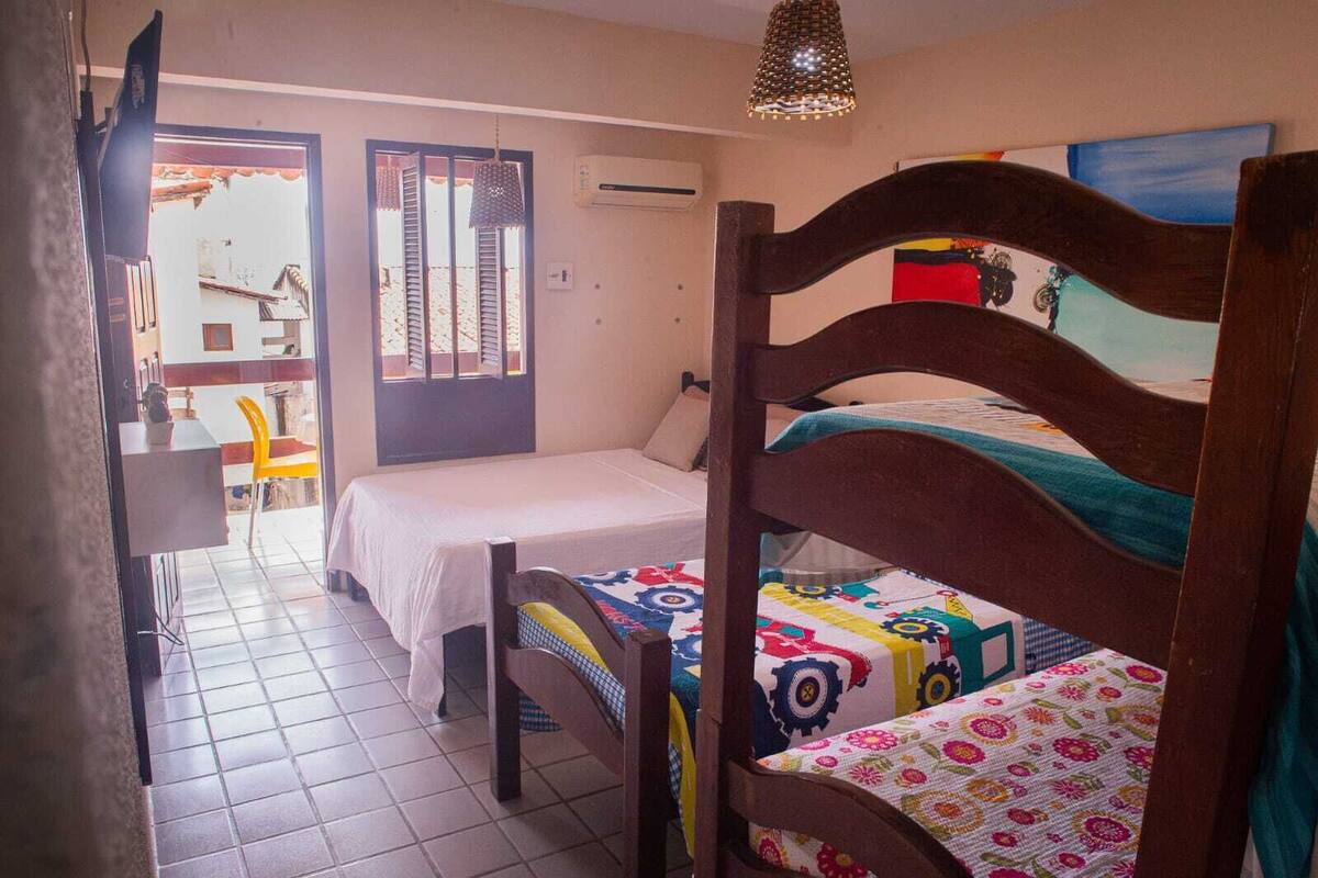 Quadruple Room | WiFi (free), bed sheets