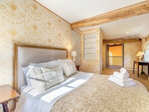 3 chambres, accès au Wi-Fi (inclus), literie fournie
